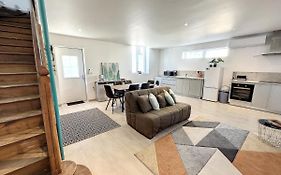 Maison familiale pour 8 pers au centre, vue Pyrénées, salle de jeux et parking